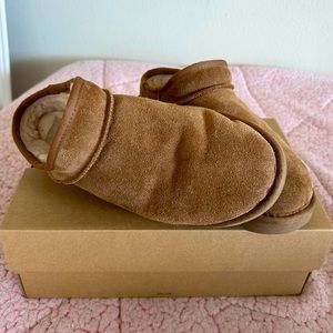 UGG Suede Classic Slipper - Chestnut size 8